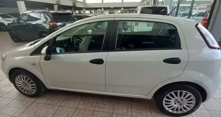 Fiat Punto 2013 photo 4