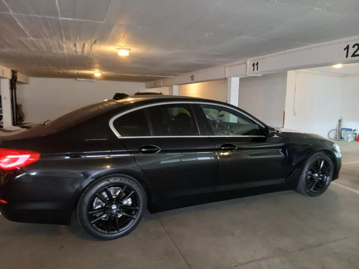 BMW 5 Series 2017 photo 2