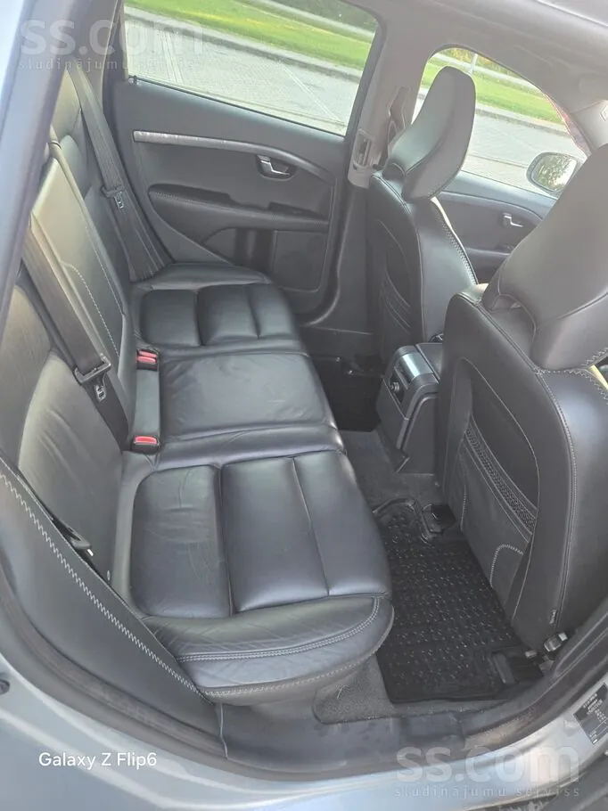 Volvo V70 2012 photo 5
