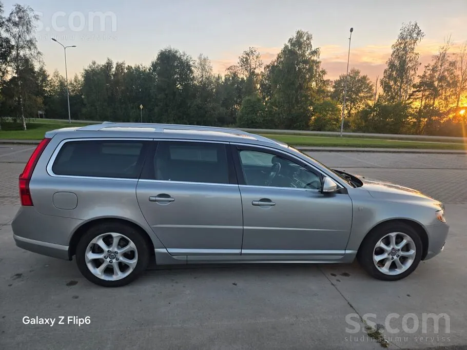 Volvo V70 2012 photo 4
