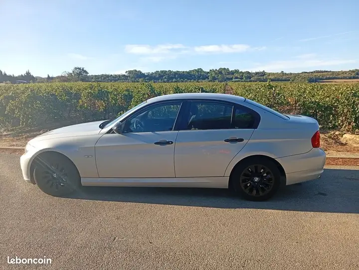 BMW 3 Series 2009 photo 2