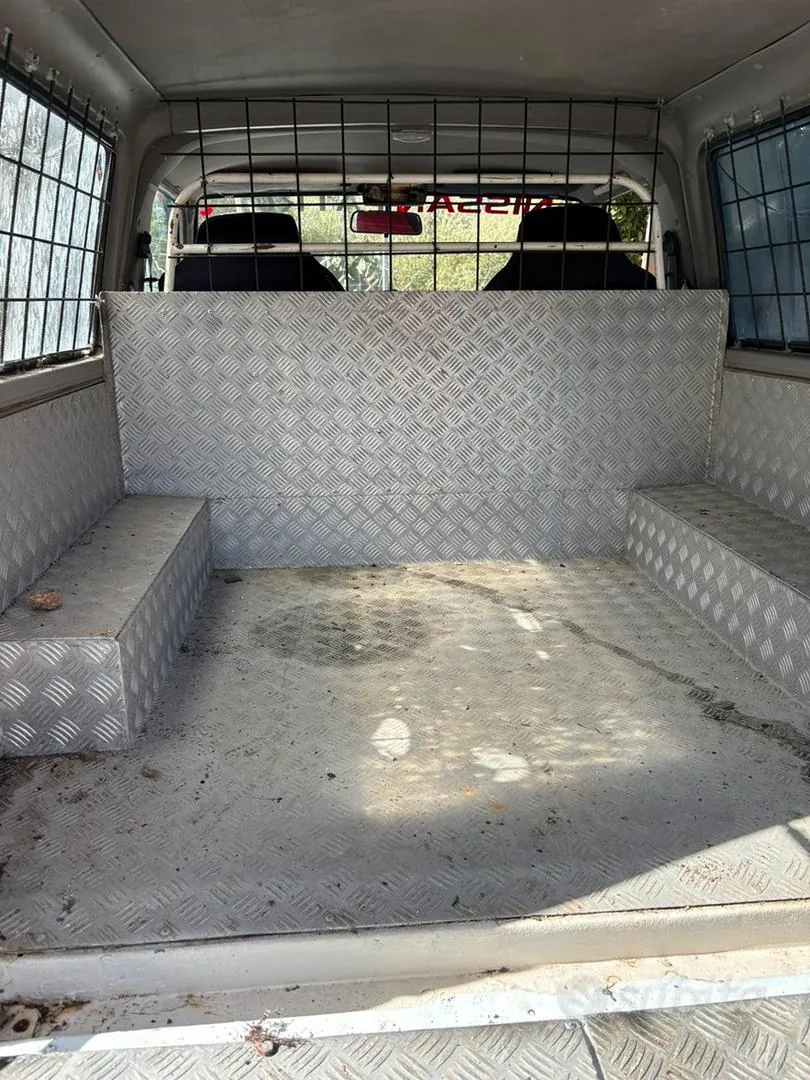 Nissan Patrol 1990 photo 2