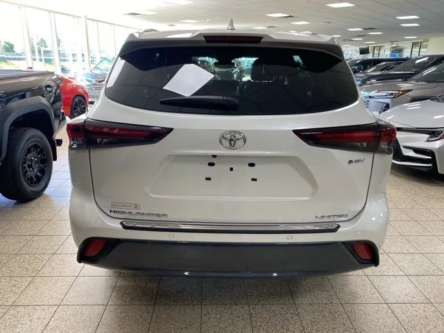 Toyota Highlander 2025 photo 3