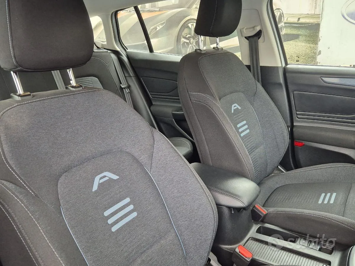 Ford Focus 2023 photo 5
