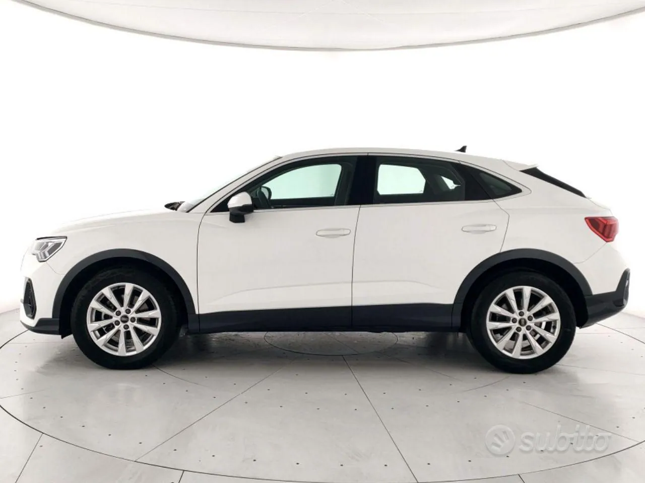 Audi Q3 2022 photo 2