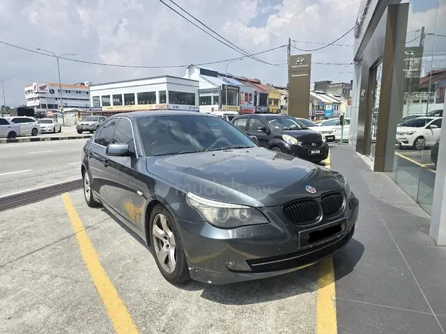 BMW 523I