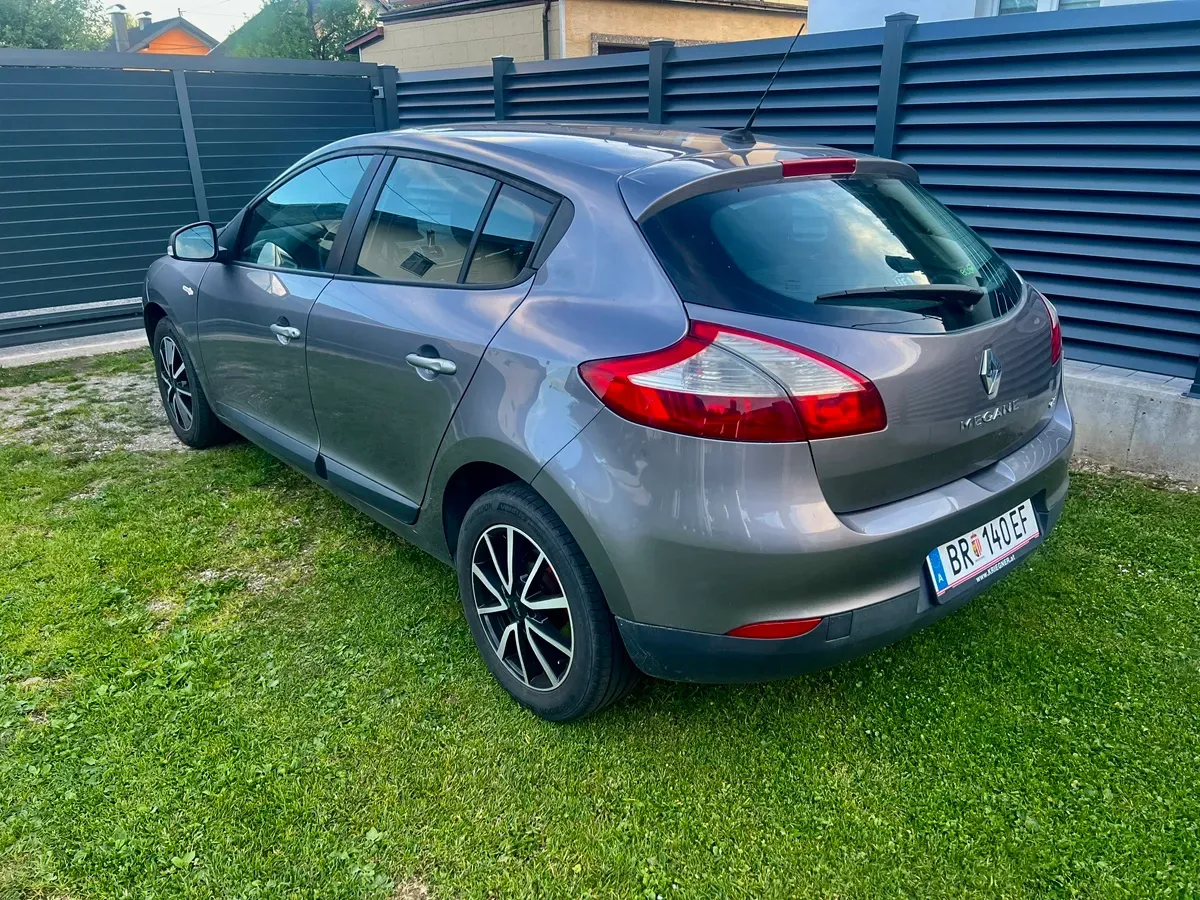 Renault Megane 2010 photo 2