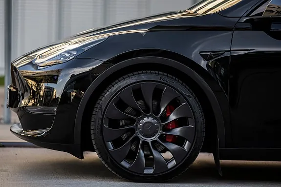 Tesla Model Y 2023 photo 2