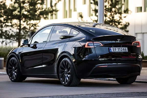 Tesla Model Y 2023 photo 3