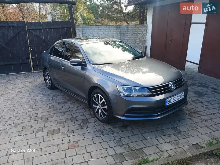 Volkswagen Jetta 2017 photo 2