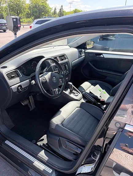 Volkswagen Jetta 2011 photo 2