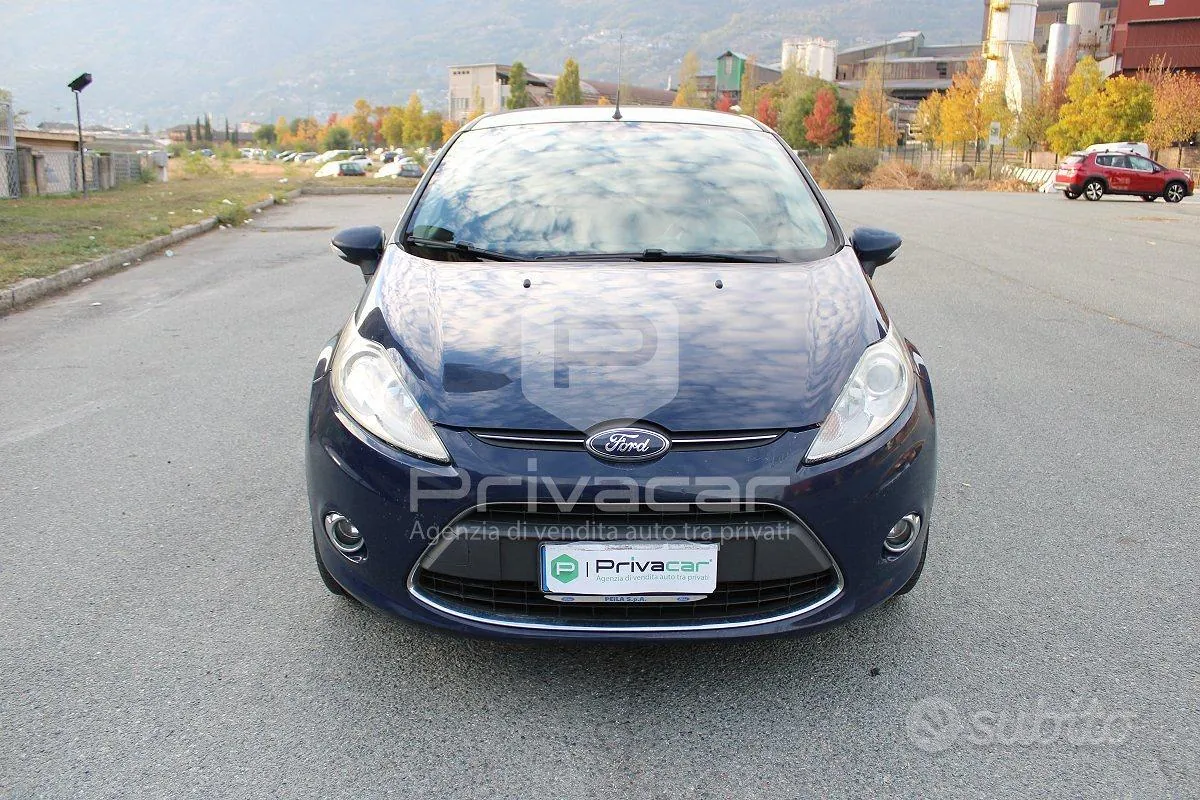 Ford Fiesta 2012 photo 2