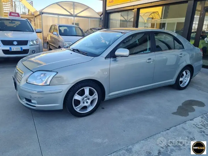 Toyota Avensis 2004 photo 3