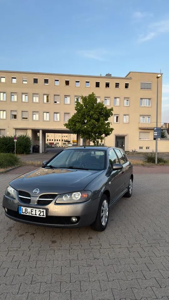 Nissan Almera