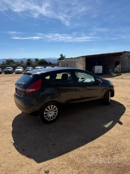 Ford Fiesta 2010 photo 4