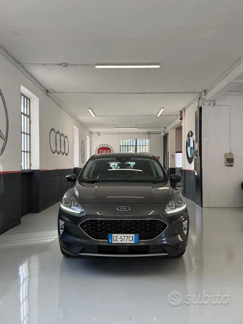 Ford Kuga 2021 photo 2