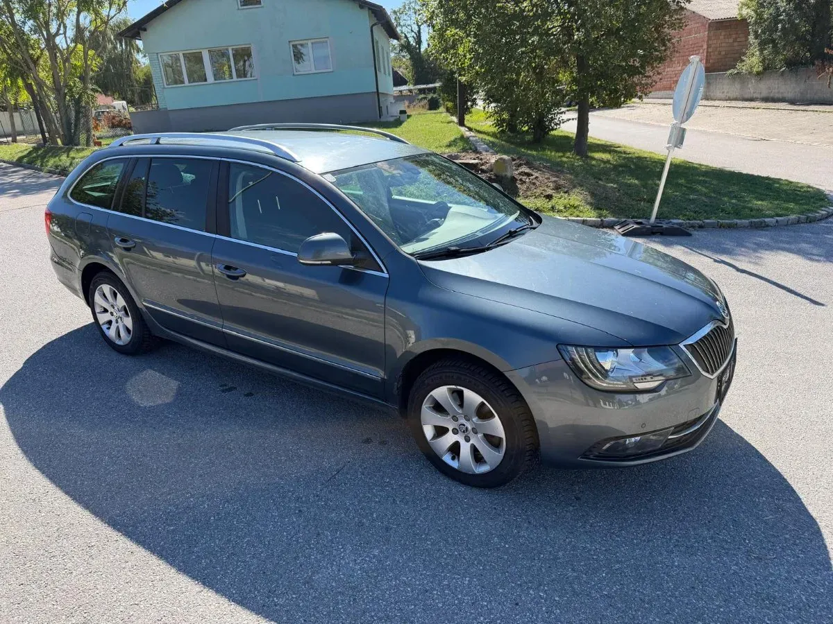 Skoda Superb 2013 photo 3