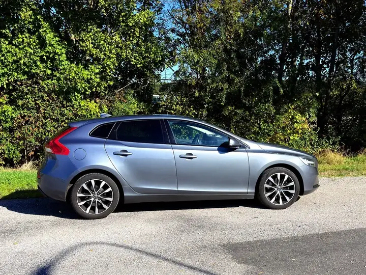 Volvo V40 2018 photo 2