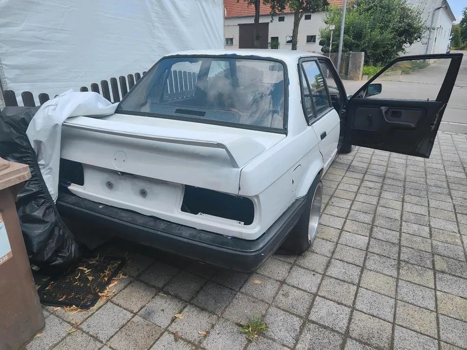 BMW E30