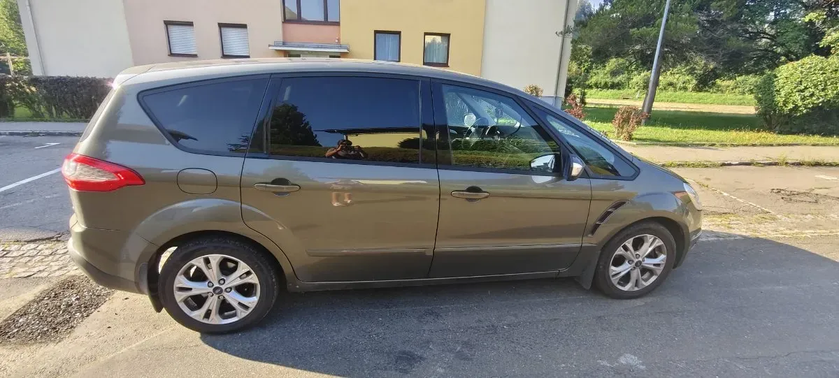 Ford S-Max