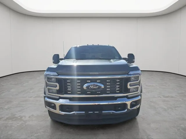 Ford Super Duty F-450 2026 photo 2