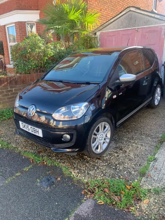 Volkswagen Up 2015 photo 2