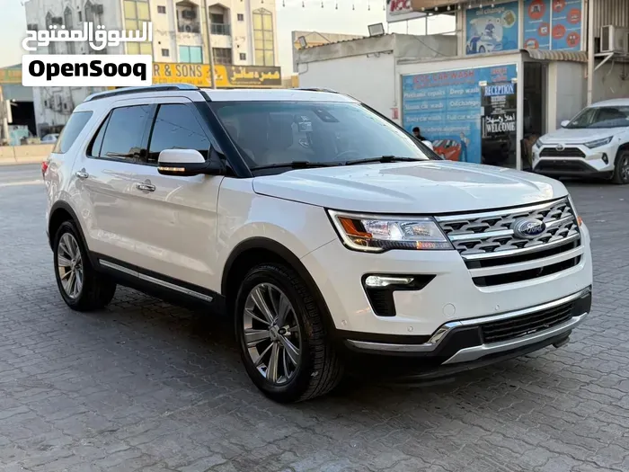 Ford Explorer 2018 photo 2