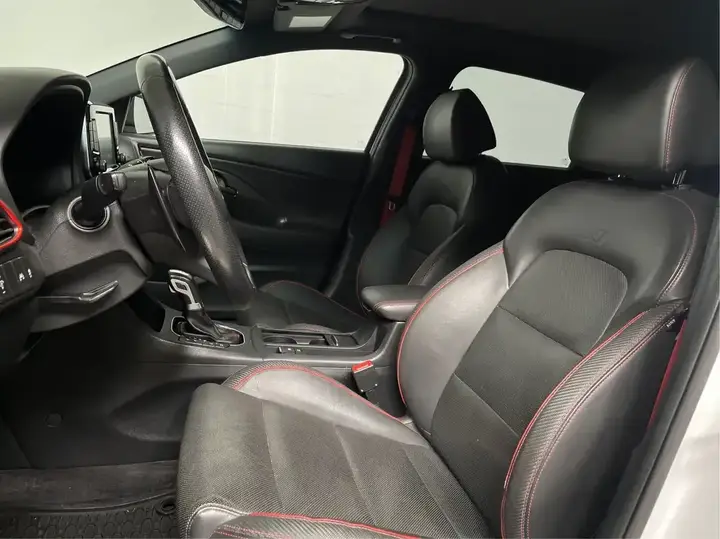 Hyundai Elantra 2019 photo 3