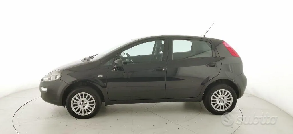Fiat Grande Punto 2010 photo 4