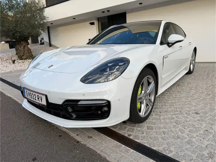Porsche Panamera 2017 photo 2