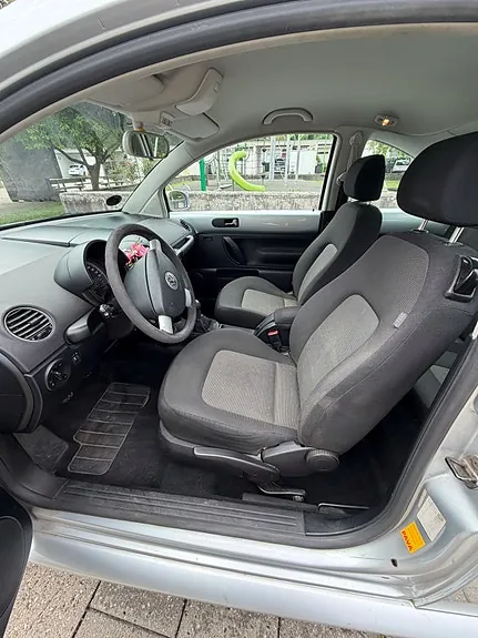 Volkswagen New Beetle 2010 photo 4
