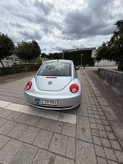 Volkswagen New Beetle 2010 photo 3
