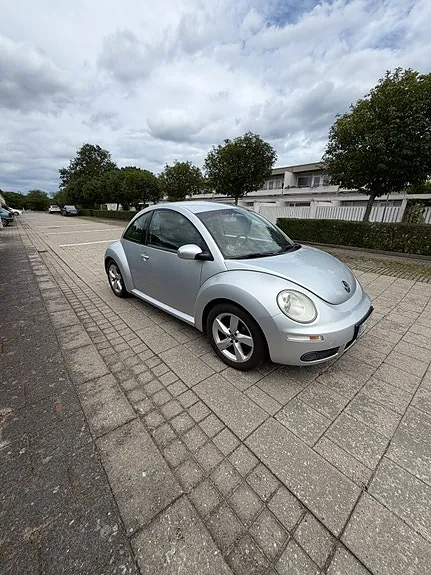 Volkswagen New Beetle 2010 photo 2