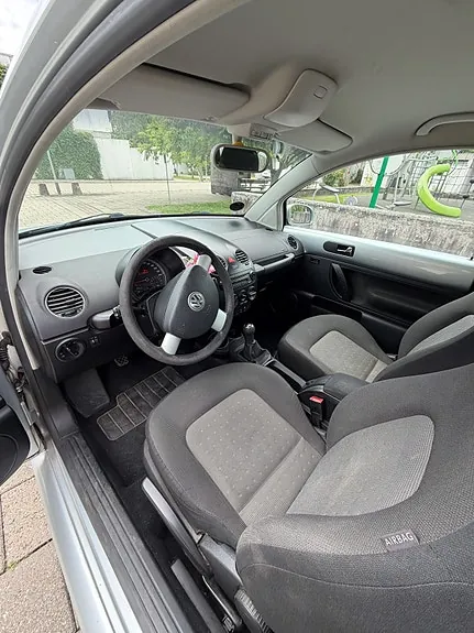 Volkswagen New Beetle 2010 photo 5