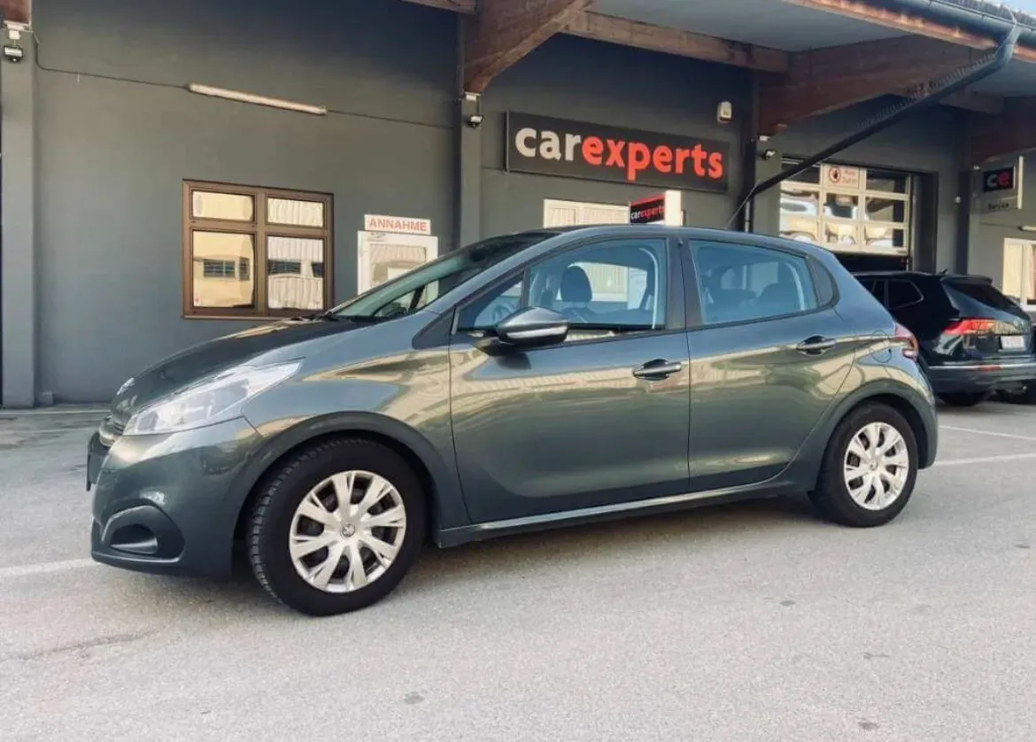 Peugeot 208 2017 photo 3