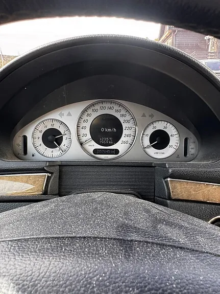 Mercedes-Benz E-Class 2006 photo 2