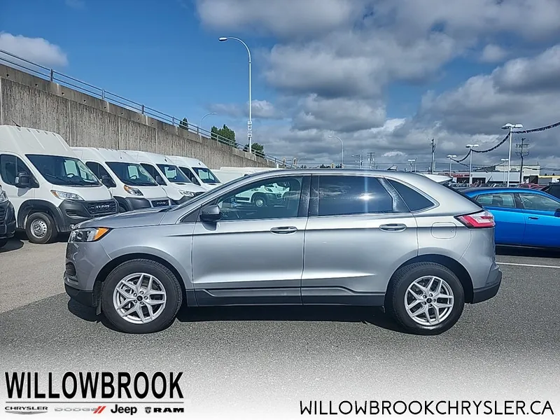 Ford Edge 2023 photo 2