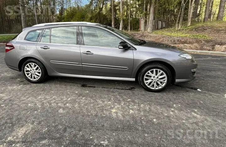 Renault Laguna 2015 photo 2