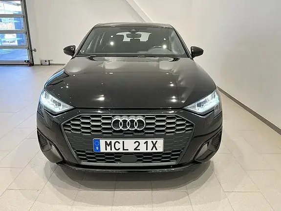 Audi A3 2024 photo 2