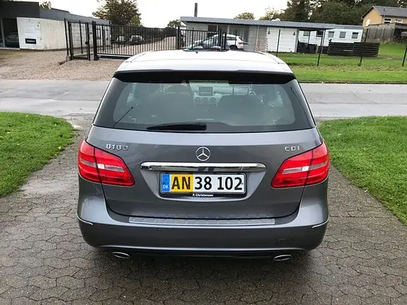 Mercedes-Benz B 180 2014 photo 5