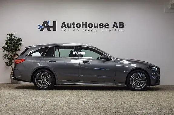 Mercedes-Benz C 300 2024 photo 3