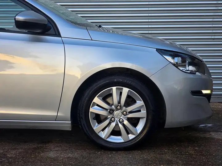 Peugeot 308 2015 photo 4