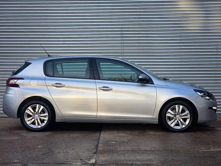 Peugeot 308 2015 photo 2