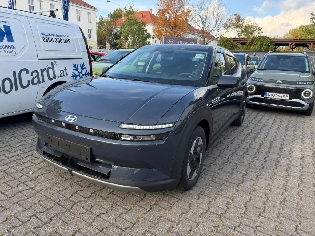 Hyundai Ioniq 3 photo 3