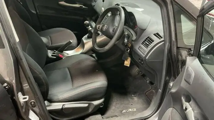 Toyota Auris 2011 photo 4