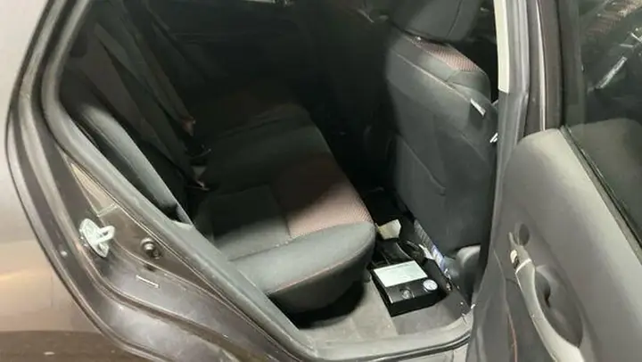 Toyota Auris 2011 photo 5