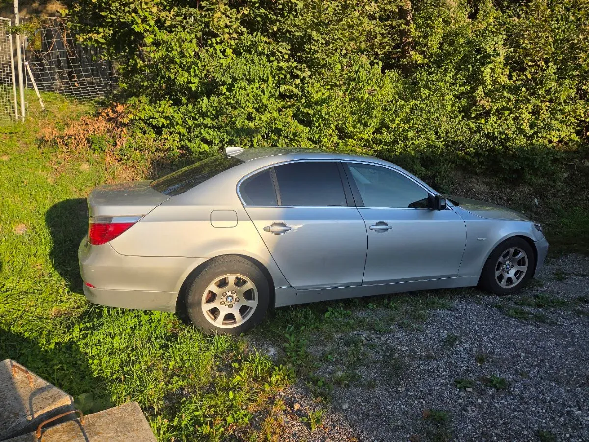 BMW 5 Series 2004 photo 3