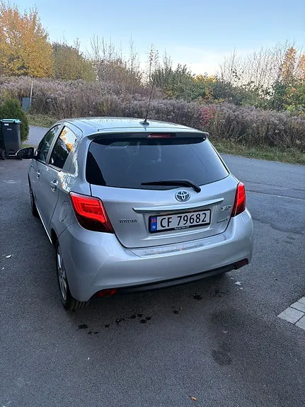 Toyota Yaris 2015 photo 4