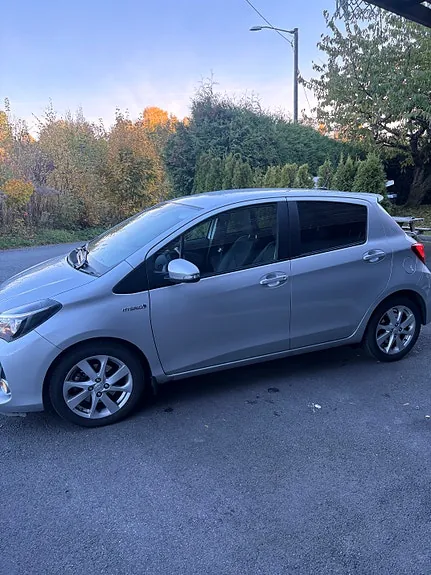 Toyota Yaris 2015 photo 2