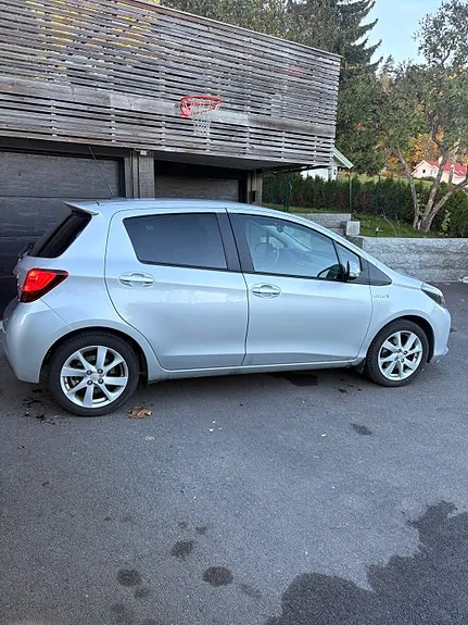 Toyota Yaris 2015 photo 3